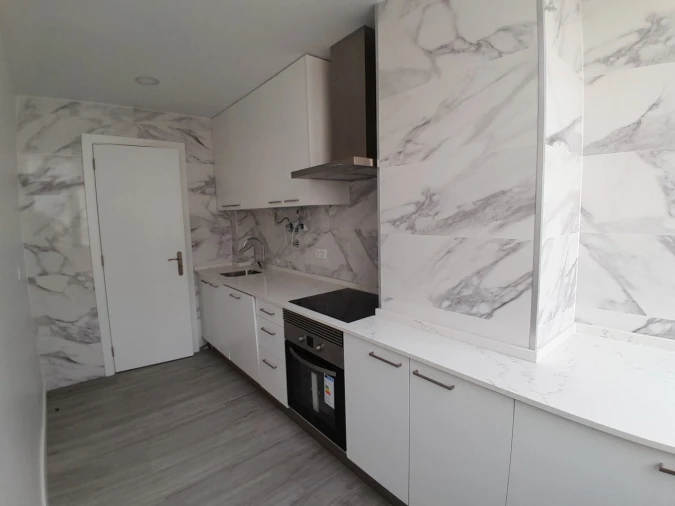 Apartamento T3 para Arrendamento em Alvalade