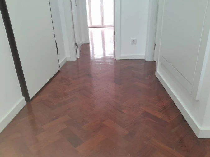 Apartamento T3 para Arrendamento em Alvalade Foto 17