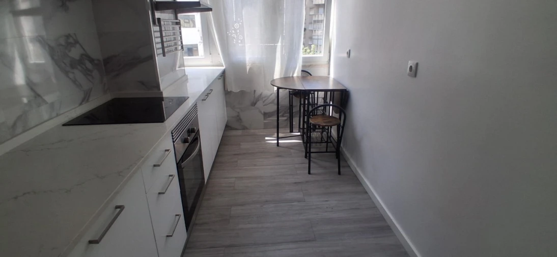 Apartamento T3 para Arrendamento em Alvalade Foto 30