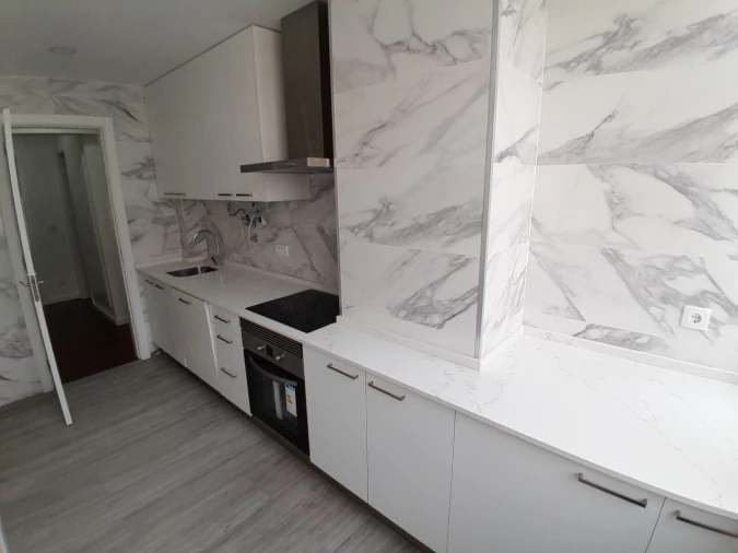 Apartamento T3 para Arrendamento em Alvalade Foto 40