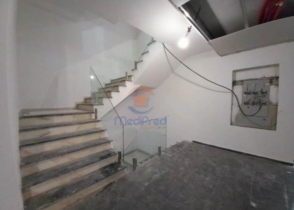 Apartamento T4 para Venda em Vila Franca de Xira Foto 3