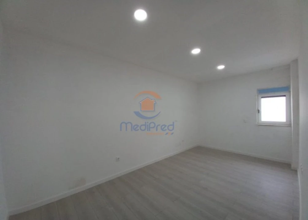 Apartamento T4 para Venda em Vila Franca de Xira Foto 31