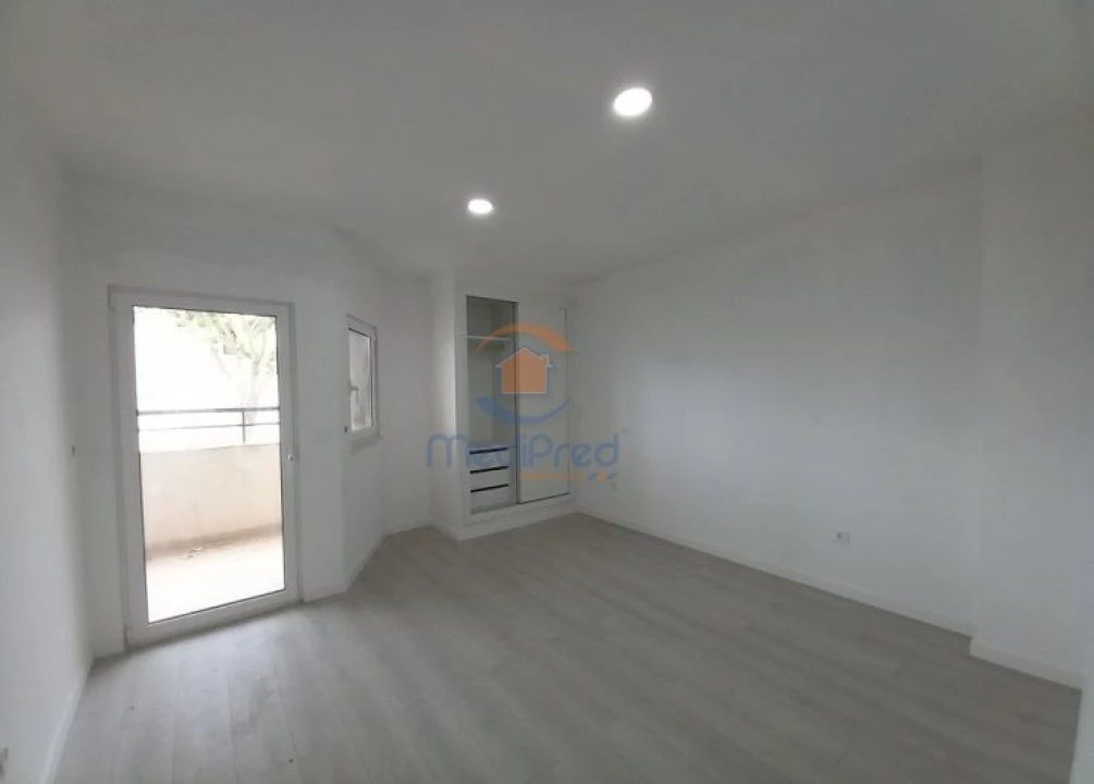 Apartamento T4 para Venda em Vila Franca de Xira Foto 35
