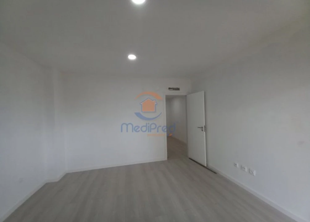 Apartamento T4 para Venda em Vila Franca de Xira Foto 38