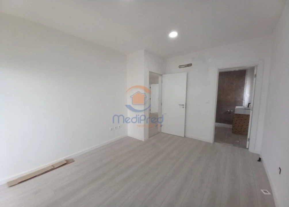 Apartamento T4 para Venda em Vila Franca de Xira Foto 41