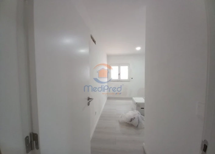 Apartamento T4 para Venda em Vila Franca de Xira Foto 18