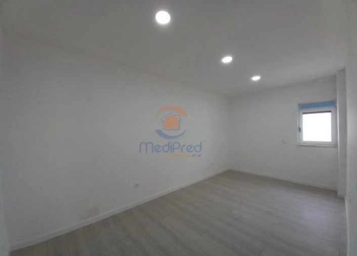 Apartamento T4 para Venda em Vila Franca de Xira Foto 31