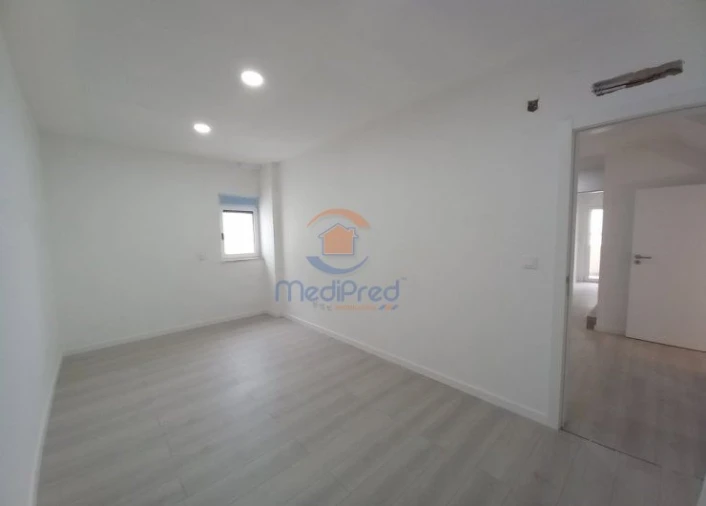 Apartamento T4 para Venda em Vila Franca de Xira Foto 32