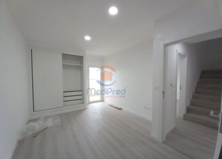Apartamento T4 para Venda em Vila Franca de Xira Foto 40