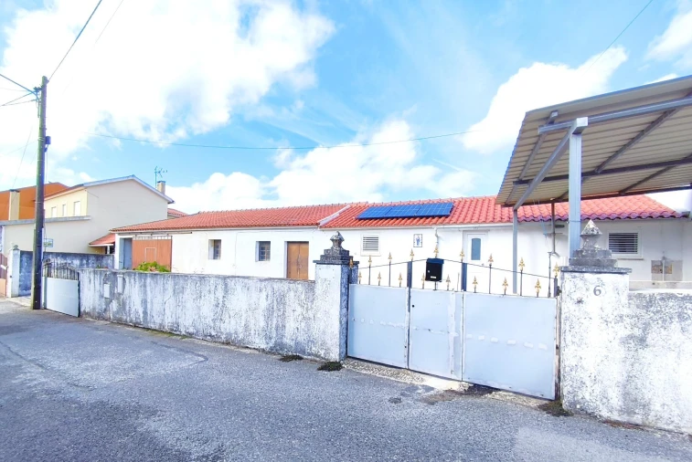Moradia T2 para Venda em Vila Verde dos Francos Foto 1