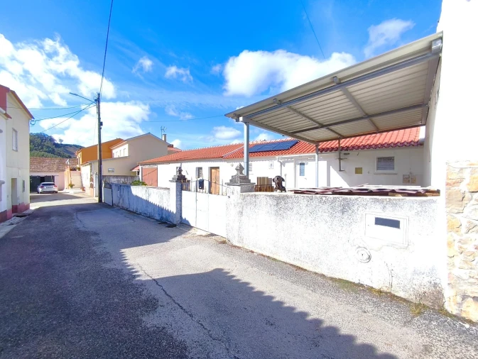 Moradia T2 para Venda em Vila Verde dos Francos Foto 18