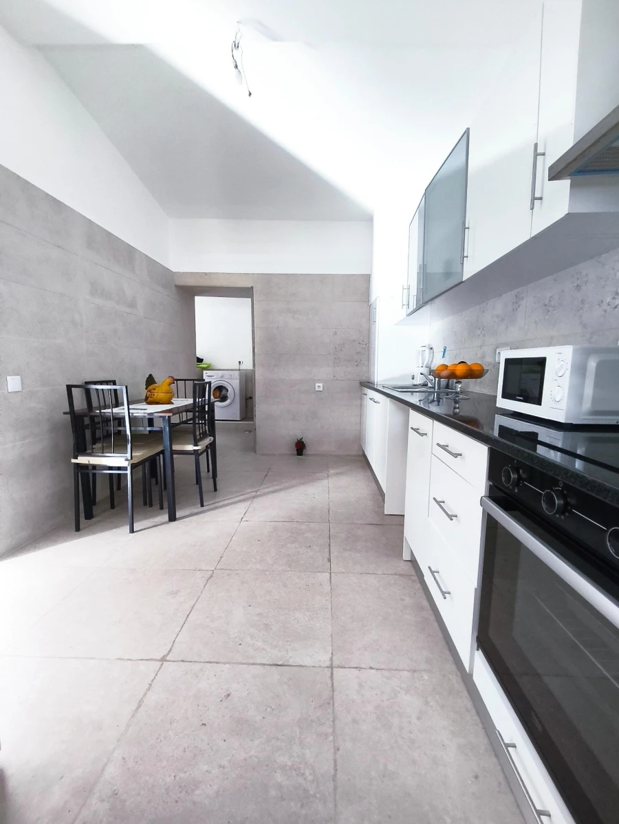 Moradia T2 para Venda em Vila Verde dos Francos Foto 3