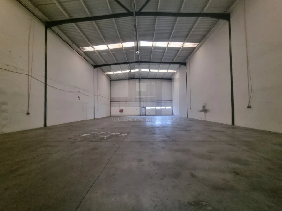 Armazém para Arrendamento em Alverca do Ribatejo e Sobralinho Foto 1