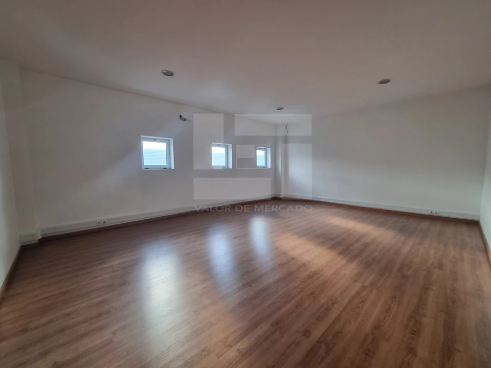 Armazém para Arrendamento em Alverca do Ribatejo e Sobralinho Foto 14