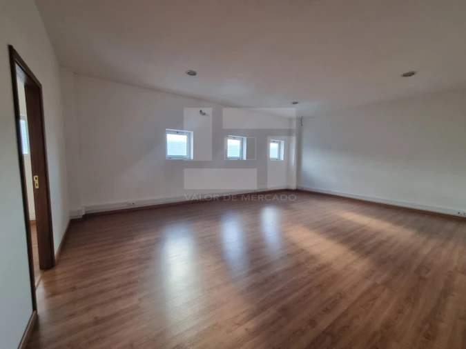 Armazém para Arrendamento em Alverca do Ribatejo e Sobralinho Foto 13