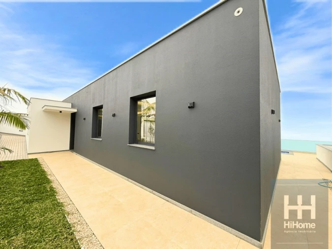 Moradia T3 para Venda em Arco da Calheta Foto 3