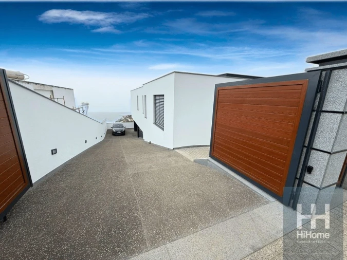 Moradia T3 para Venda em Arco da Calheta Foto 4