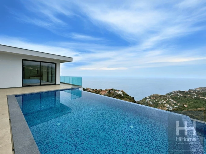 Moradia T3 para Venda em Arco da Calheta Foto 1