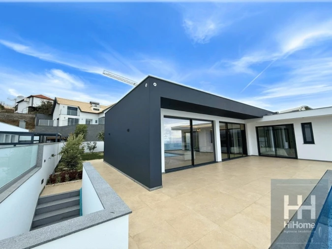 Moradia T3 para Venda em Arco da Calheta Foto 8