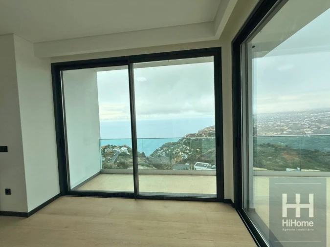 Moradia T3 para Venda em Arco da Calheta Foto 10