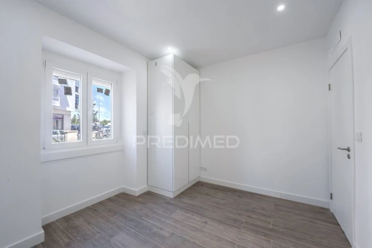 Apartamento T2 para Venda em Falagueira-Venda Nova Foto 2