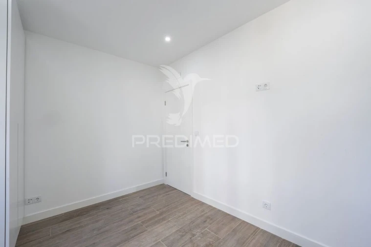 Apartamento T2 para Venda em Falagueira-Venda Nova Foto 8