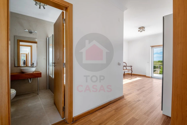 Moradia T5 para Venda em Tornada e Salir do Porto Foto 32