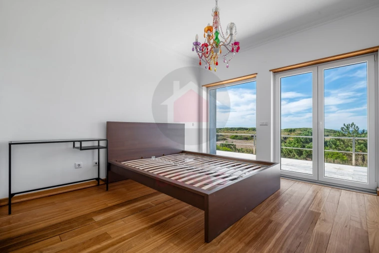 Moradia T5 para Venda em Tornada e Salir do Porto Foto 40