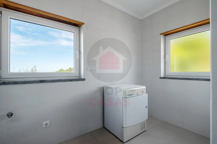 Moradia T5 para Venda em Tornada e Salir do Porto Foto 49