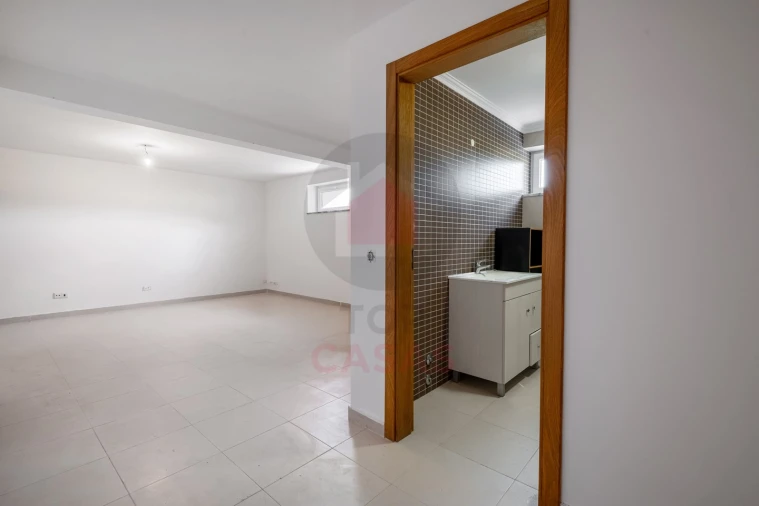 Moradia T5 para Venda em Tornada e Salir do Porto Foto 53