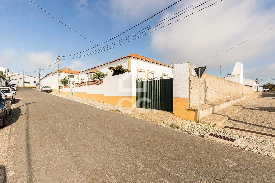 Moradia T7 para Venda em Vila Nova da Baronia Foto 3