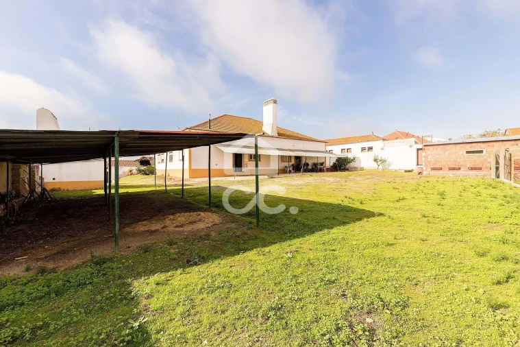 Moradia T7 para Venda em Vila Nova da Baronia Foto 31