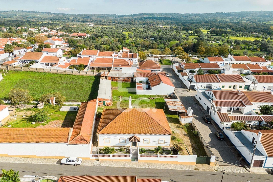 Moradia T7 para Venda em Vila Nova da Baronia Foto 48