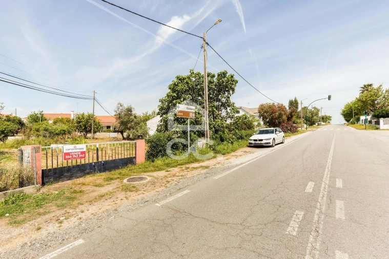 Moradia T2 para Venda em São Sebastião da Giesteira e Nossa Senhora da Boa Fé Foto 3