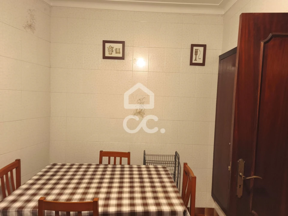 Moradia T3 para Venda em Oliveira, São Paio e São Sebastião Foto 3