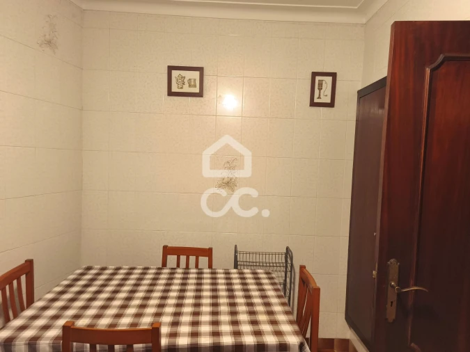 Moradia T3 para Venda em Oliveira, São Paio e São Sebastião Foto 3