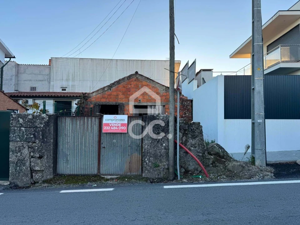 Moradia T2 para Venda em São João de Lourosa Foto 11
