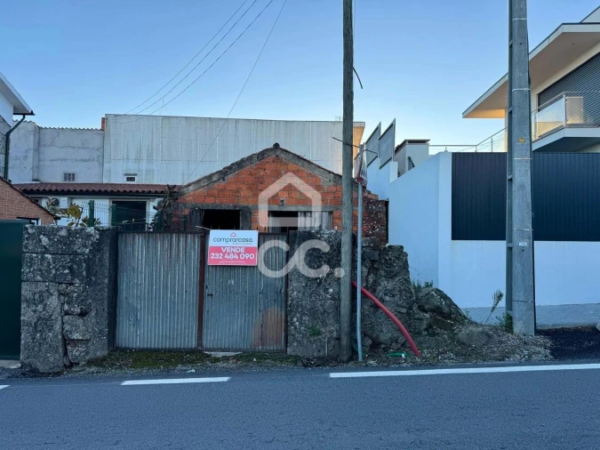 Moradia T2 para Venda em São João de Lourosa Foto 2