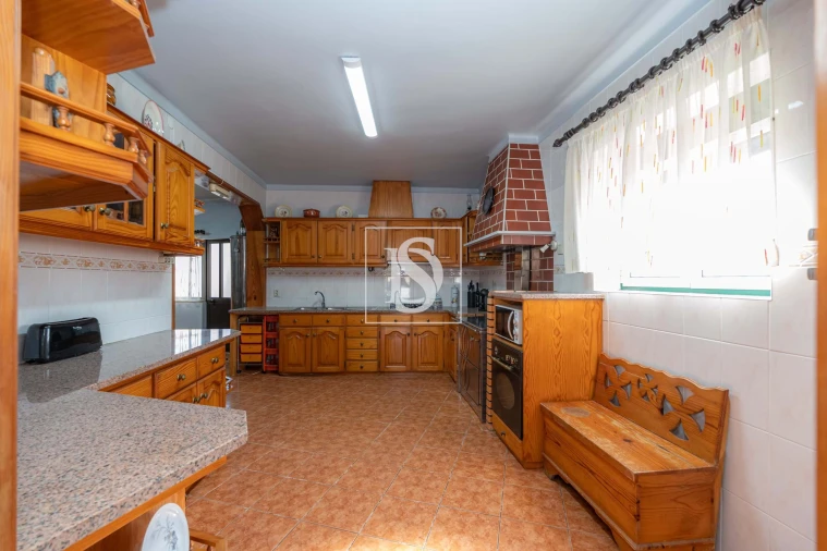 Moradia T3 para Venda em Alqueidão Foto 7