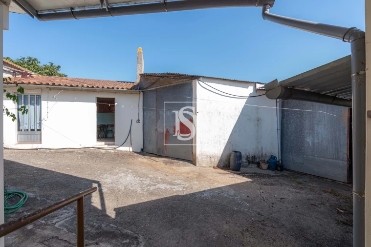 Moradia T3 para Venda em Alqueidão Foto 24