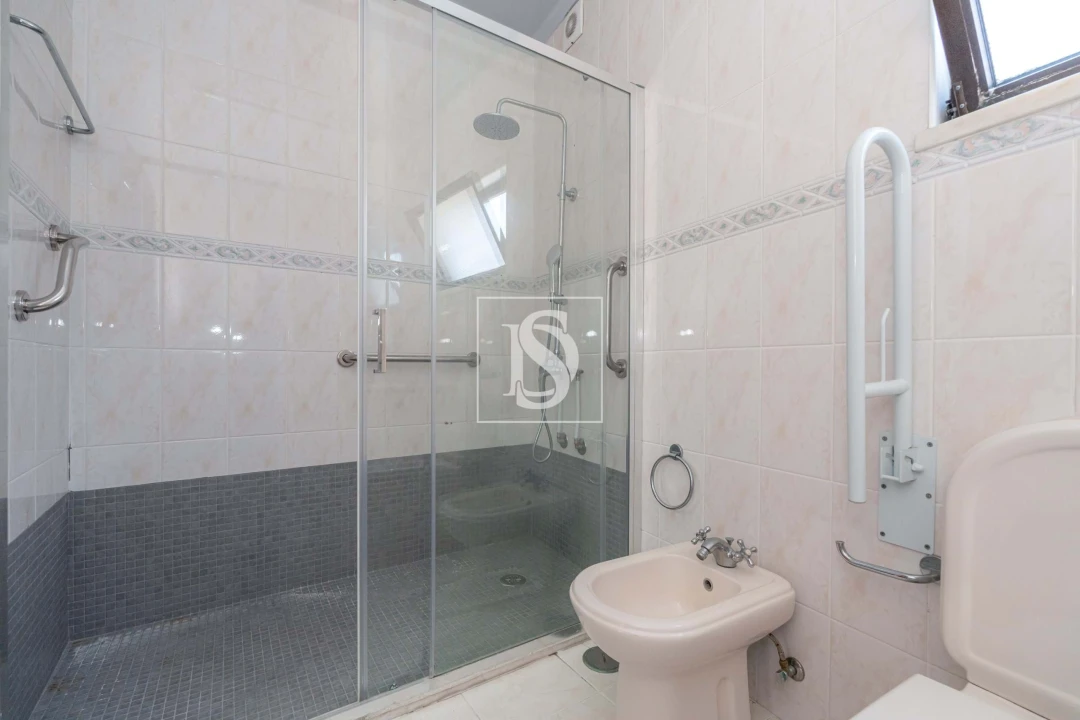 Moradia T3 para Venda em Alqueidão Foto 9