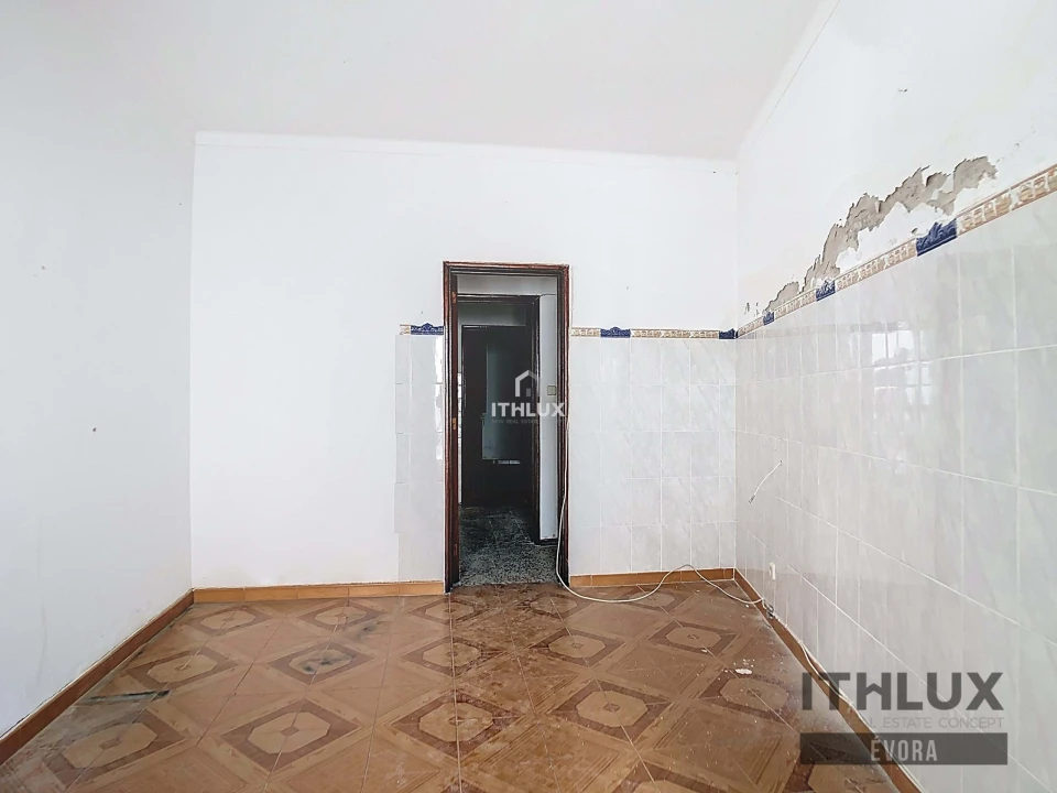 Prédio para Venda em Caia, São Pedro e Alcáçova Foto 13