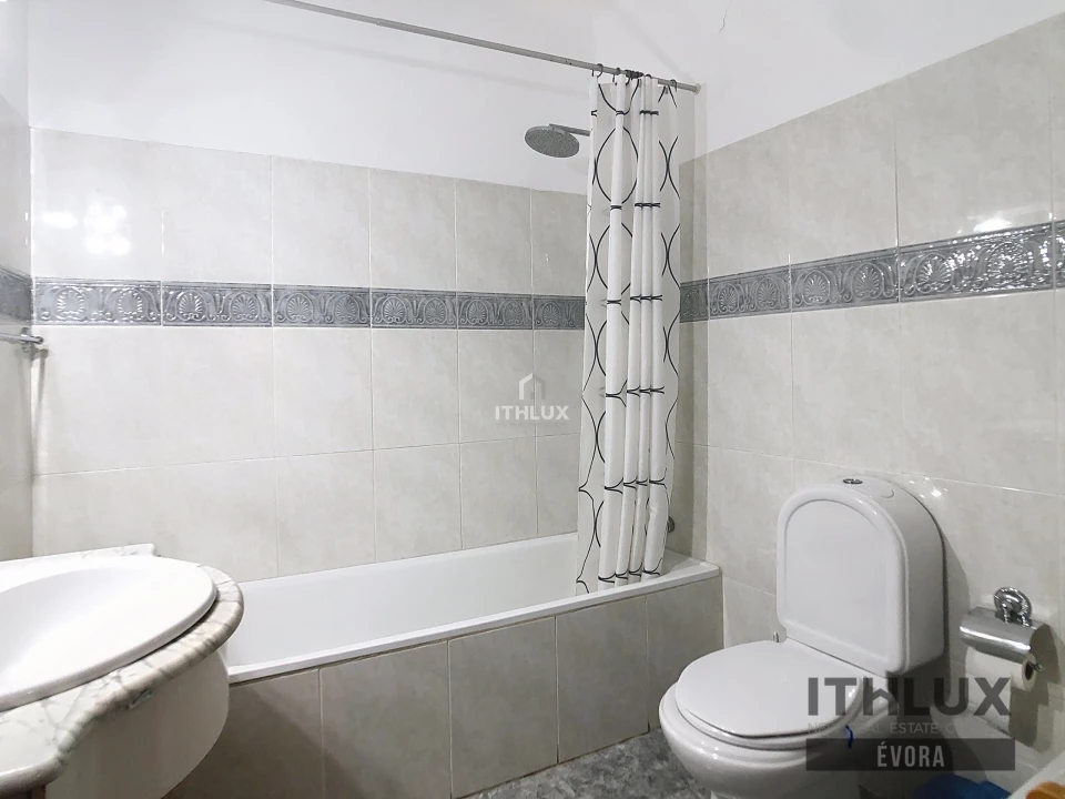 Prédio para Venda em Caia, São Pedro e Alcáçova Foto 11