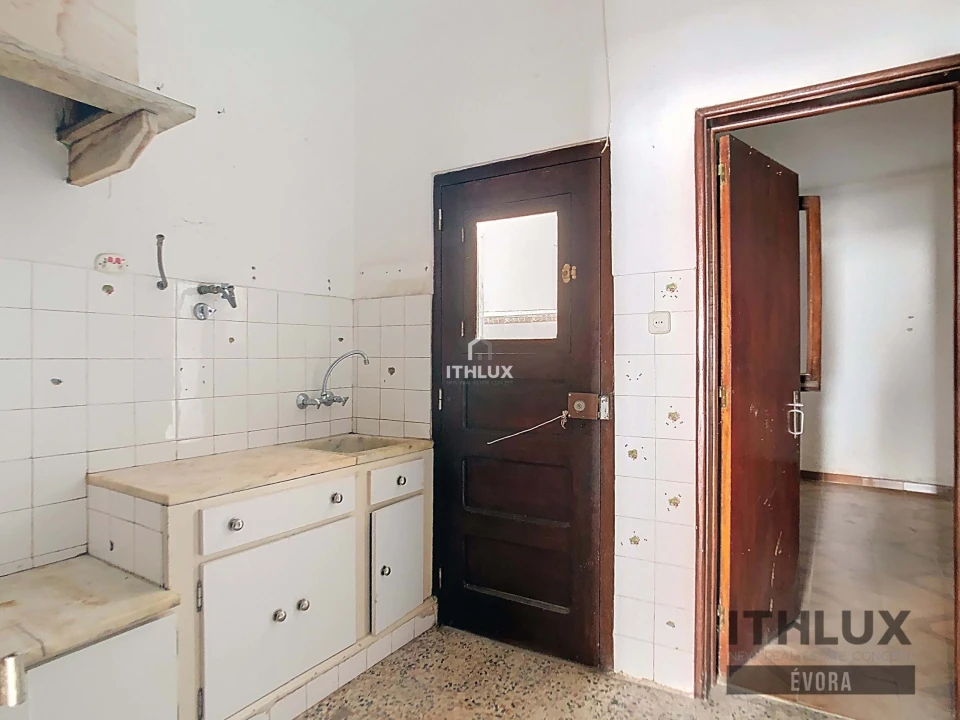 Prédio para Venda em Caia, São Pedro e Alcáçova Foto 16