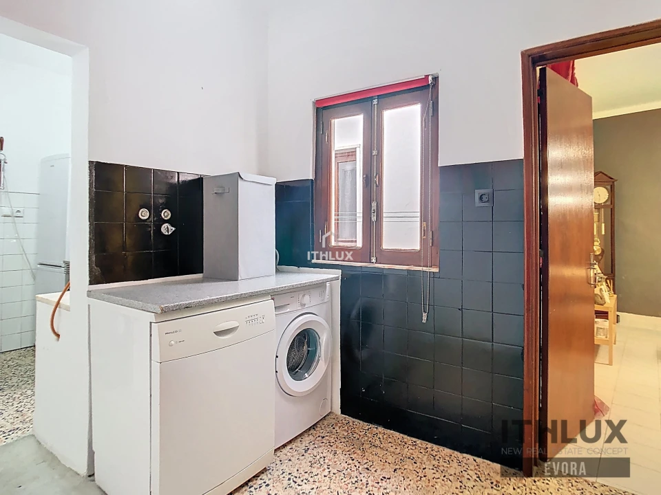 Prédio para Venda em Caia, São Pedro e Alcáçova Foto 7