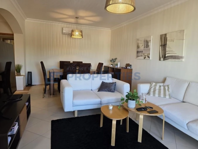 Apartamento T2 para Venda em Quarteira Foto 8