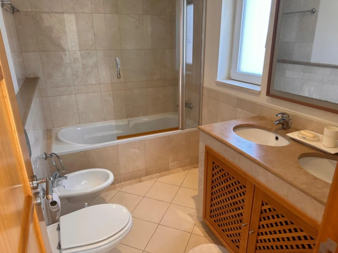 Apartamento T2 para Venda em Quarteira Foto 31