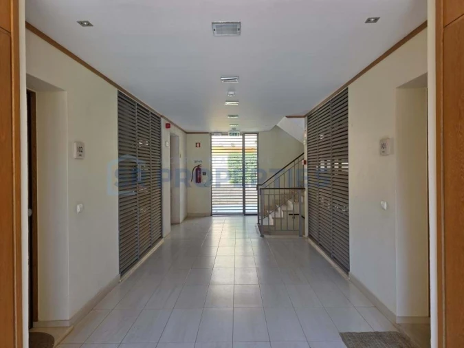 Apartamento T2 para Venda em Quarteira Foto 33