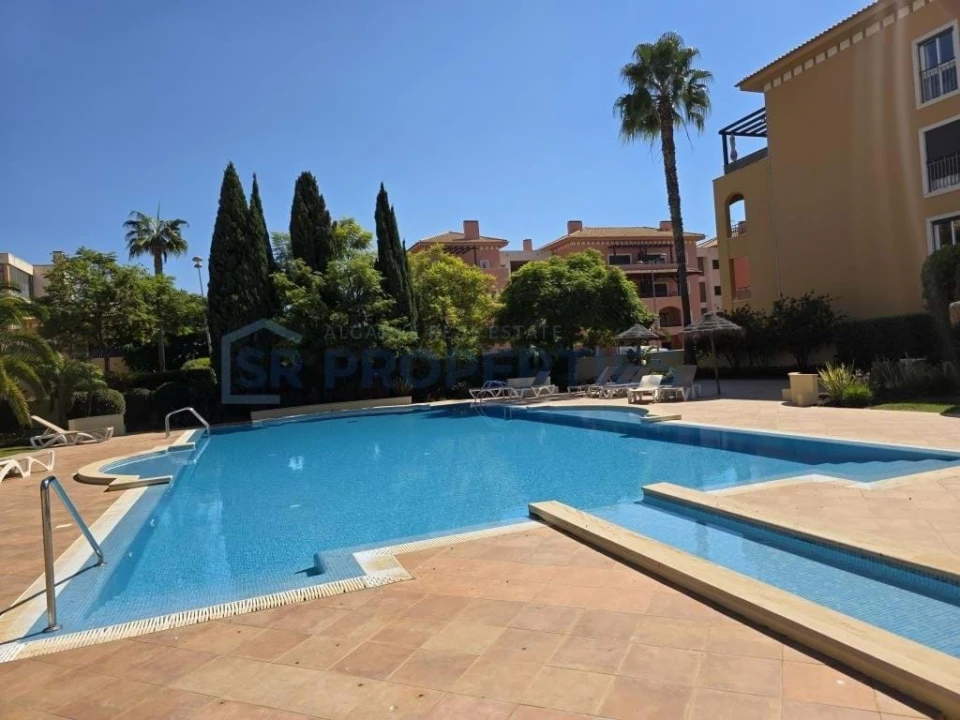 Apartamento T2 para Venda em Quarteira Foto 3