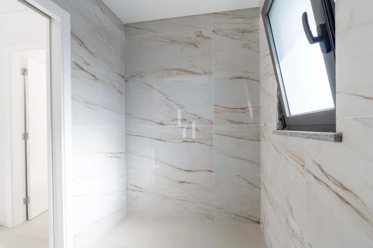 Apartamento T1 para Venda em Quarteira Foto 6